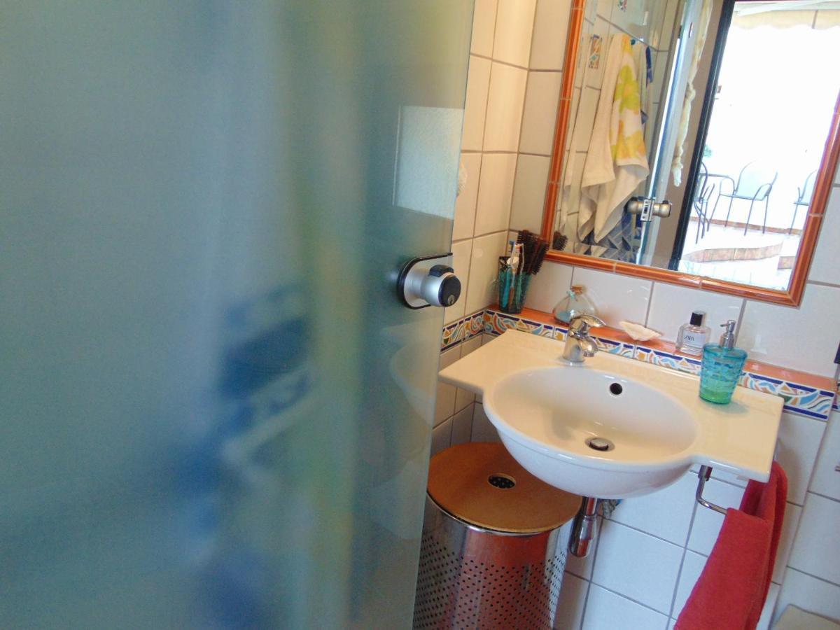 Crystal Bay Apartment Palaiontsiflikion Ngoại thất bức ảnh