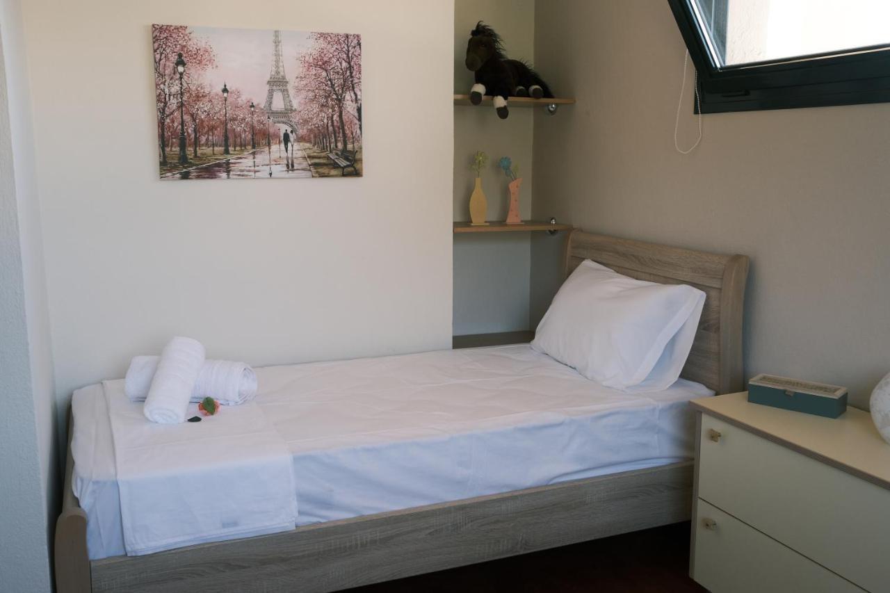 Crystal Bay Apartment Palaiontsiflikion Ngoại thất bức ảnh